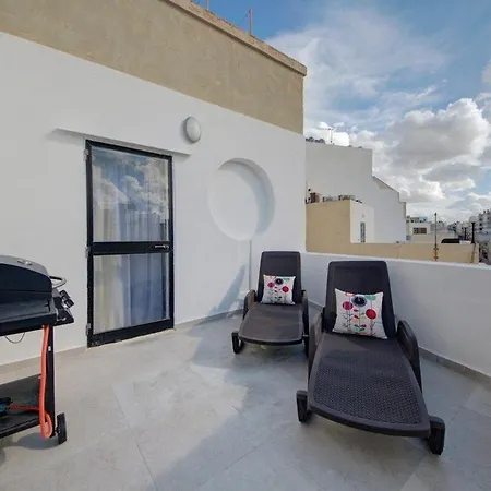 Skyvue Penthouse With Jacuzzi And Seaviews 아파트