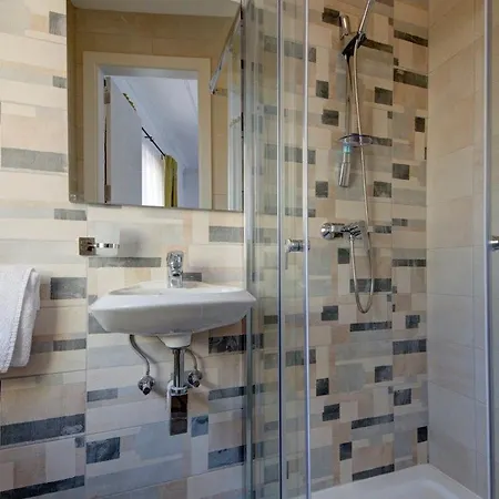דירה Skyvue Penthouse With Jacuzzi And Seaviews סליאמה