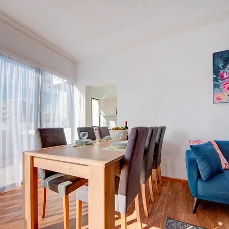 Skyvue Penthouse With Jacuzzi And Seaviews דירה סליאמה